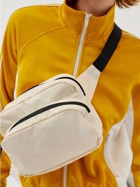 Baggu Cream Crossbody 
 Fanny Pack belt bag - Minimal Everyday Carry
